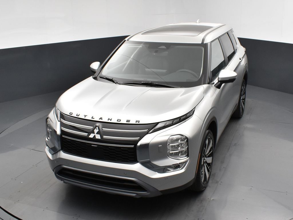 New 2026 Silver Mitsubishi SE image 18