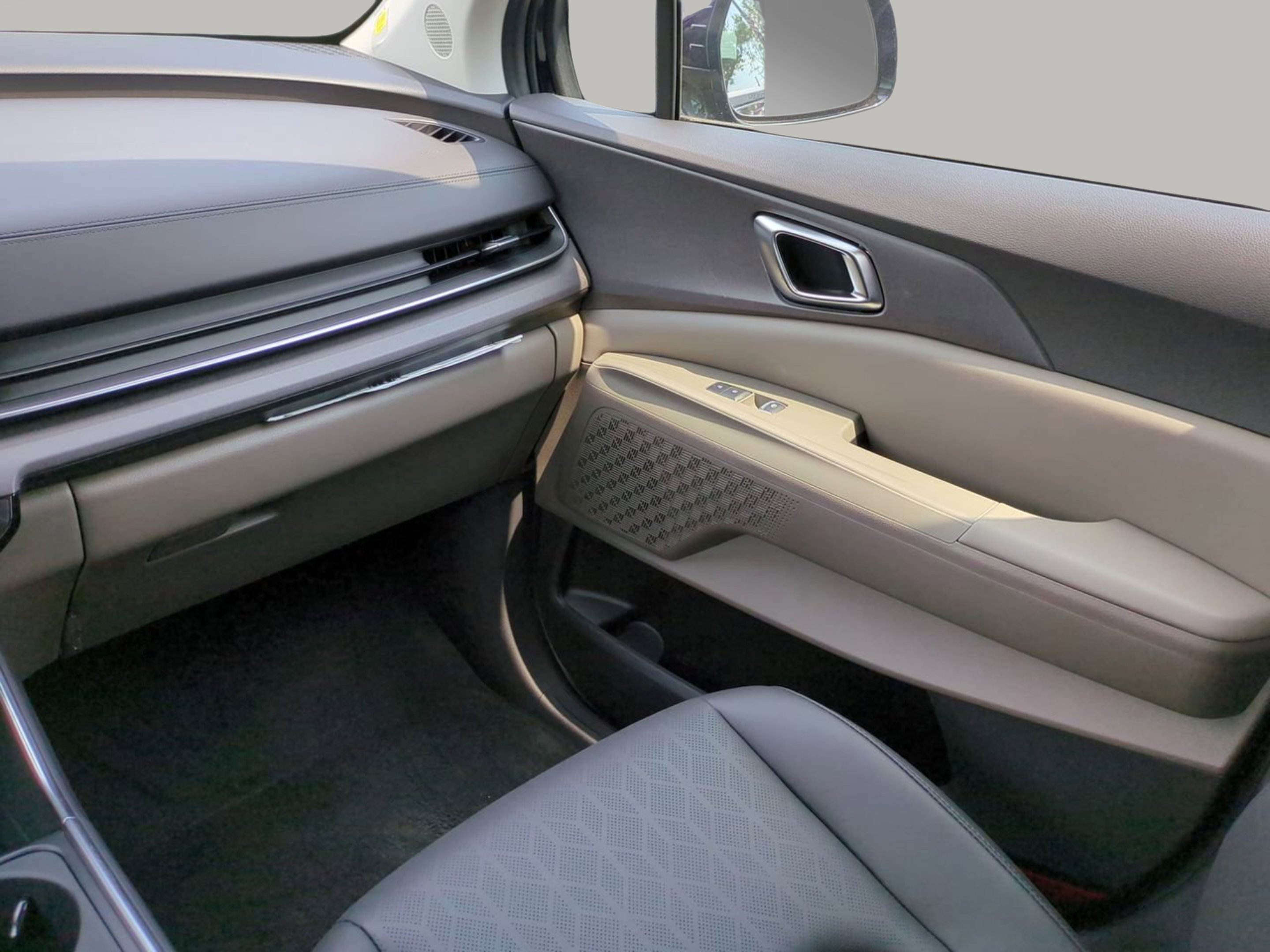 New 2026 Deep Chroma Blue Kia EX image 21