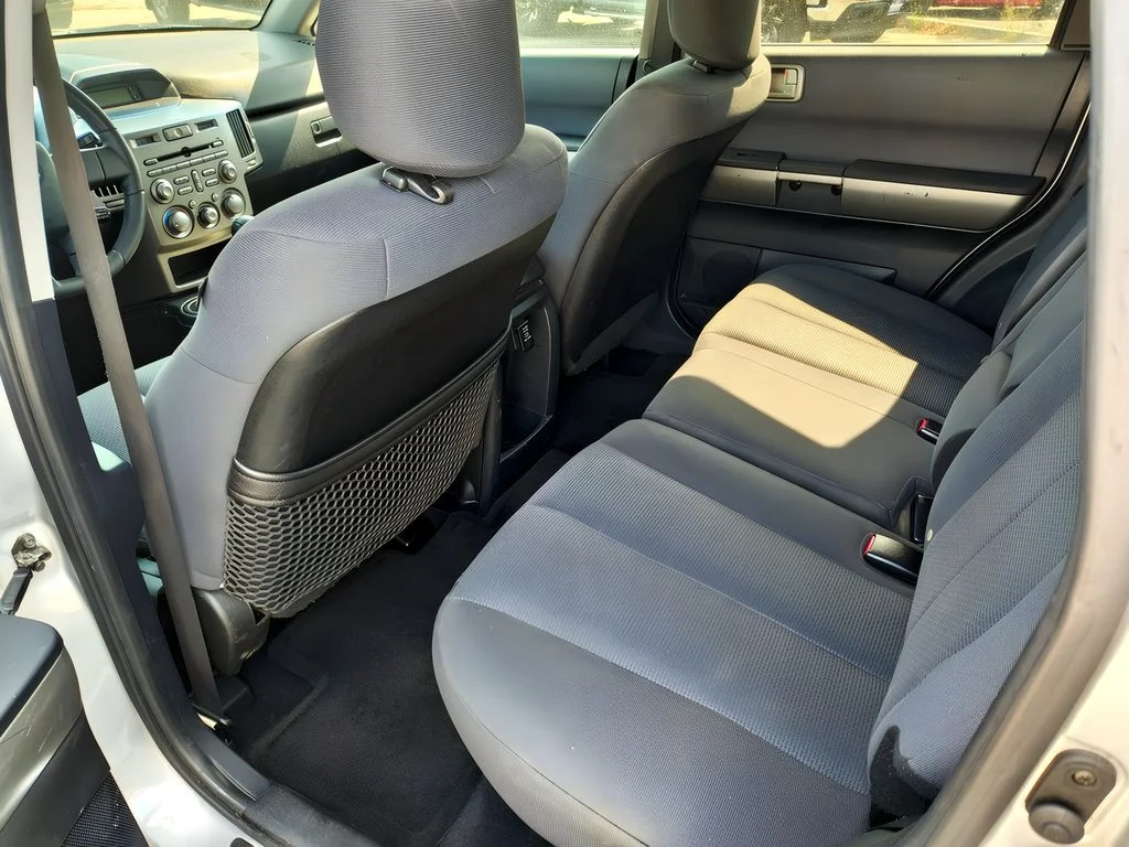 2005 Mitsubishi Endeavor LS - Photo 24