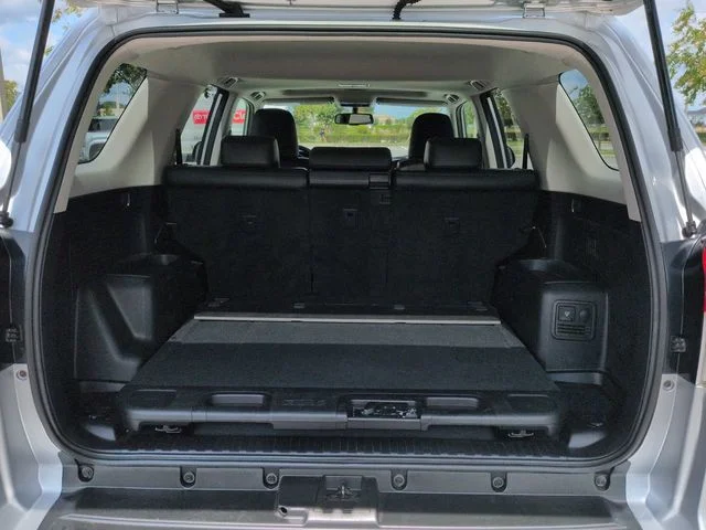 Used 2010 Silver Toyota Limited image 13
