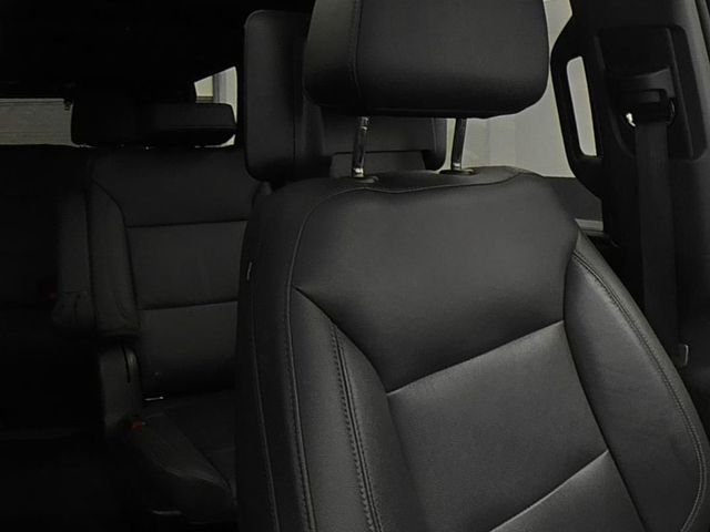 Used 2021 Gray Chevrolet Z71 image 33