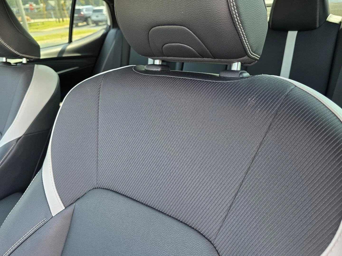 Used 2025 Ice Cap Toyota SE image 22