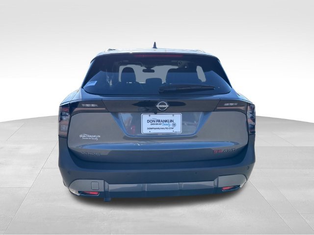 Used 2025 Gray Nissan SR image 5