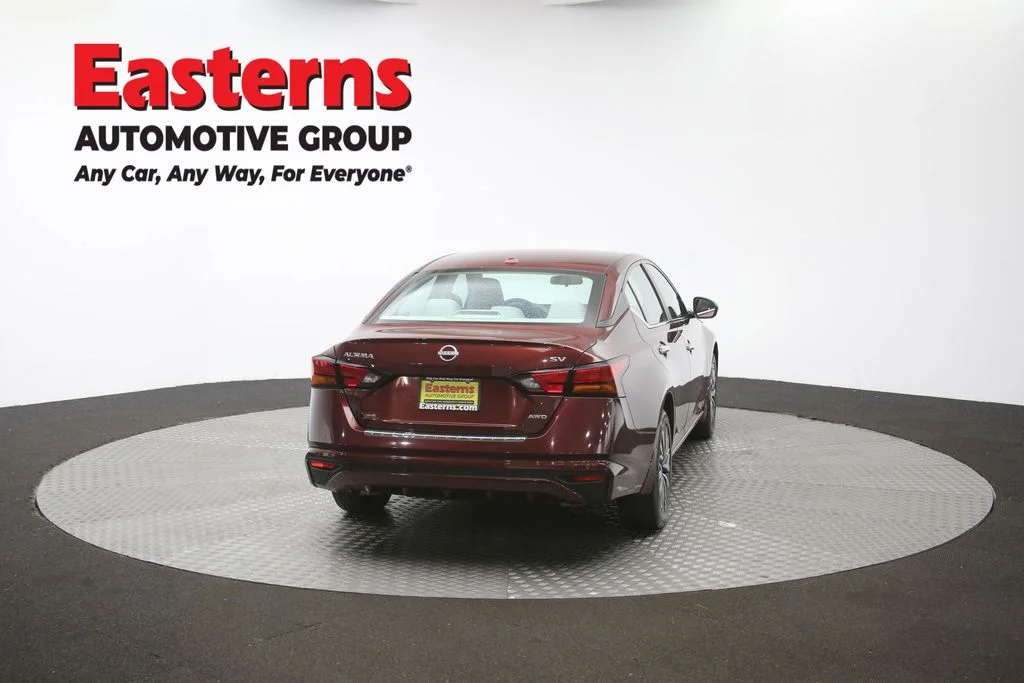 Used 2023 Red Nissan 2.5 SV image 38