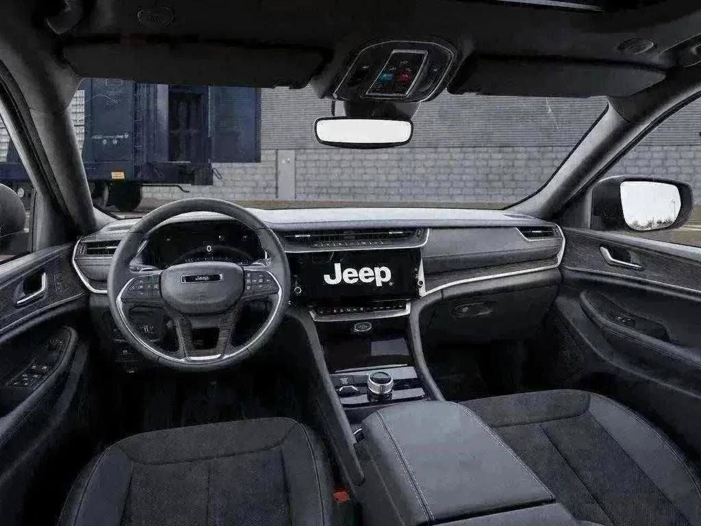 New 2026 Bright White Clear-Coat Exterior Paint Jeep Altitude image 89