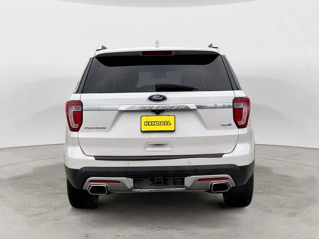 Used 2017 White Ford Platinum image 4