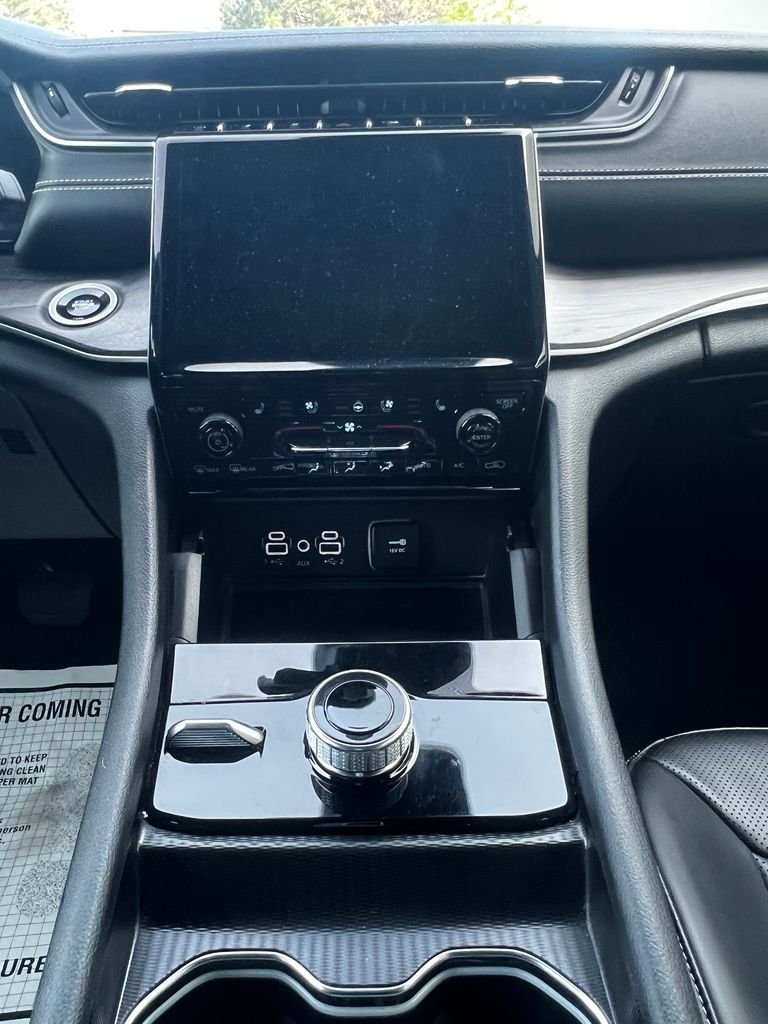 Used 2024 Silver Jeep Limited image 25
