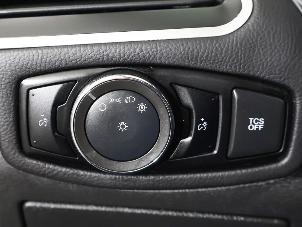 Used 2024 Gray Ford SEL image 37