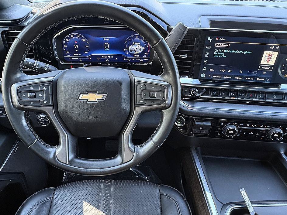 Used 2025 Iridescent Pearl Tricoat Chevrolet High Country image 14