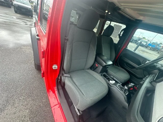 Used 2024 Red Jeep Sport S image 26