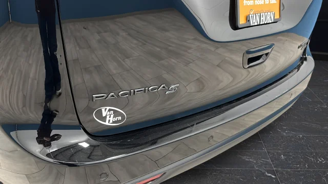 Used 2025 Diamond Black Chrysler Limited image 42
