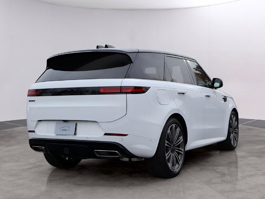Certified Used 2025 Fuji White Land Rover Dynamic SE image 5