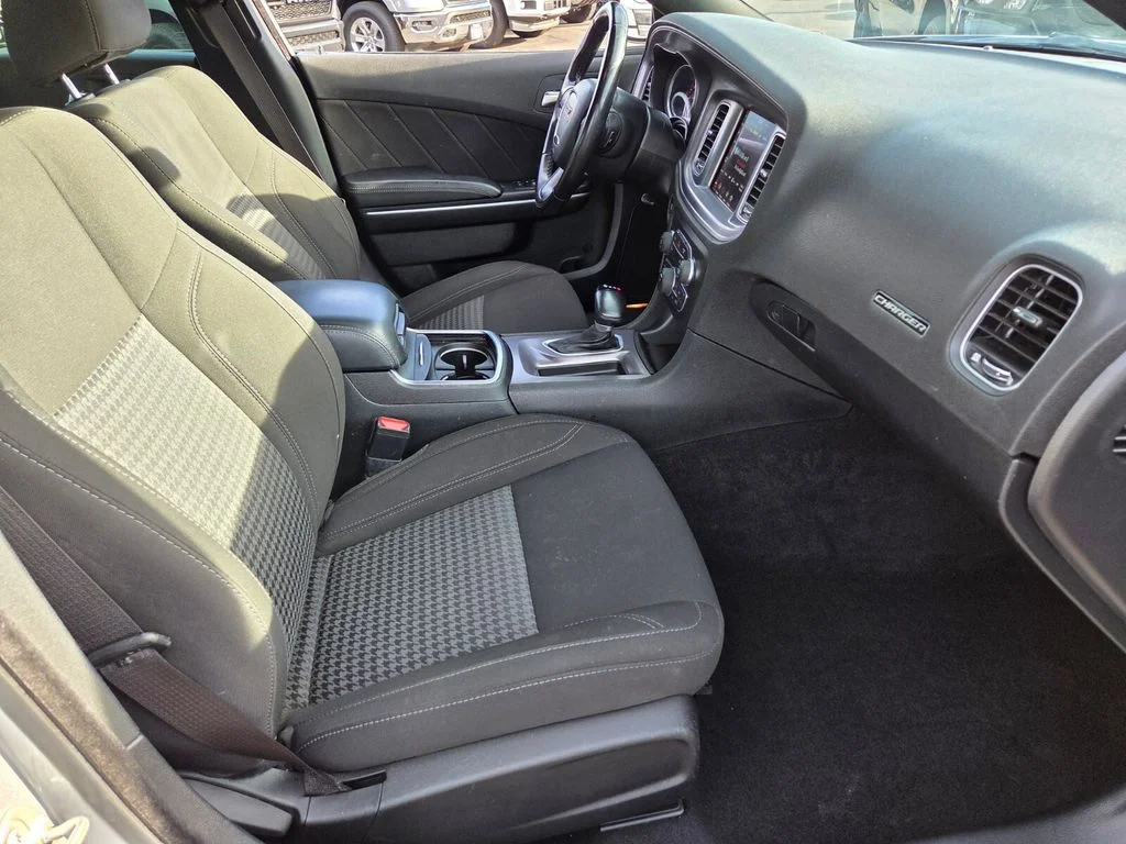 Used 2023 Silver Dodge SXT image 20