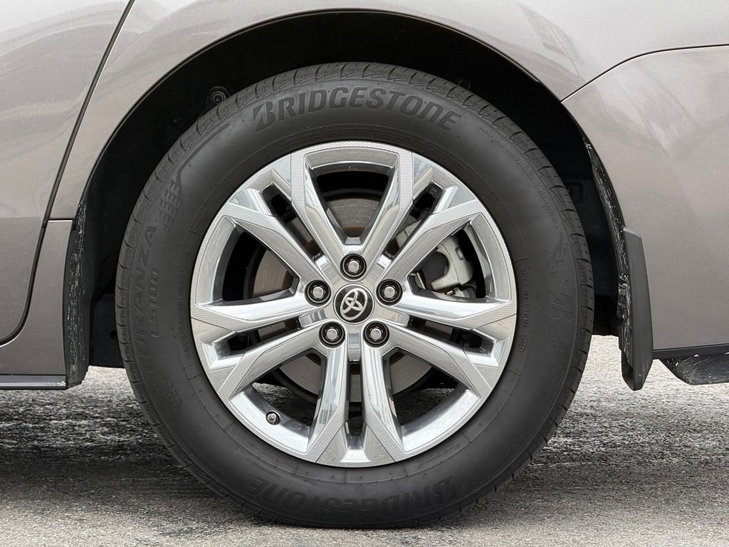 Used 2024 Predawn Gray Mica Toyota Platinum image 3