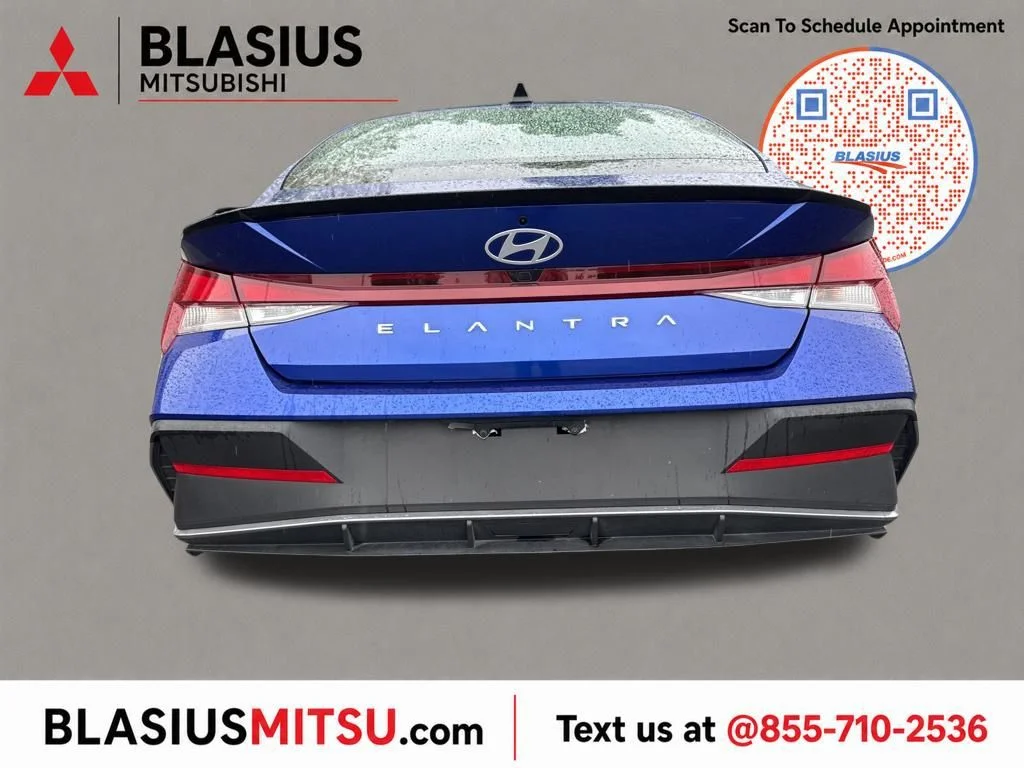 Used 2025 Blue Hyundai SEL Sport image 9