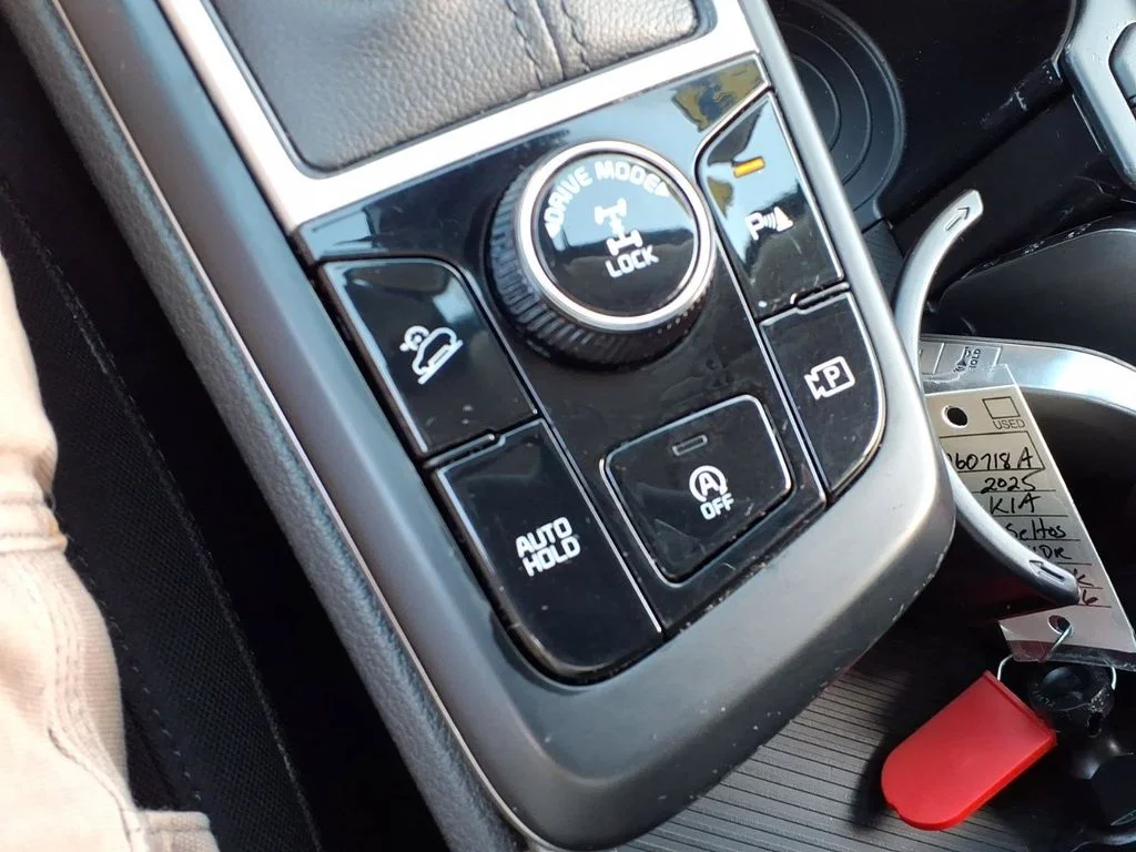 Used 2023 White Kia LX image 22