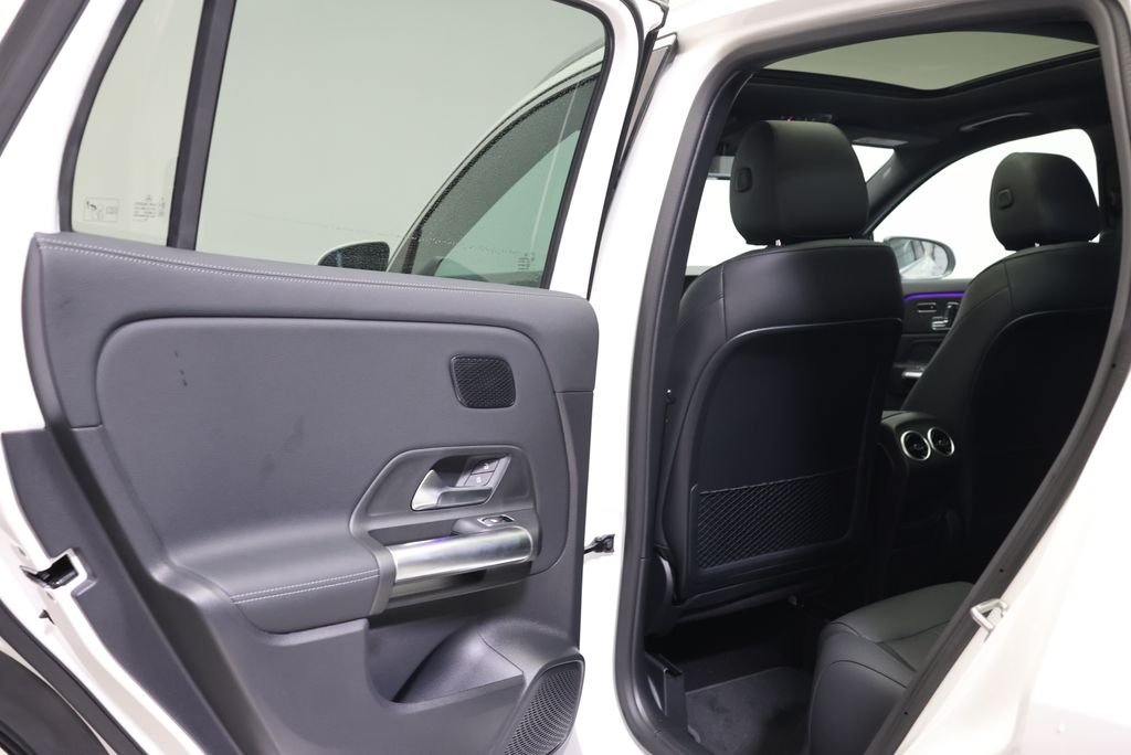 New 2026 Polar White Mercedes-Benz GLA 250 image 42