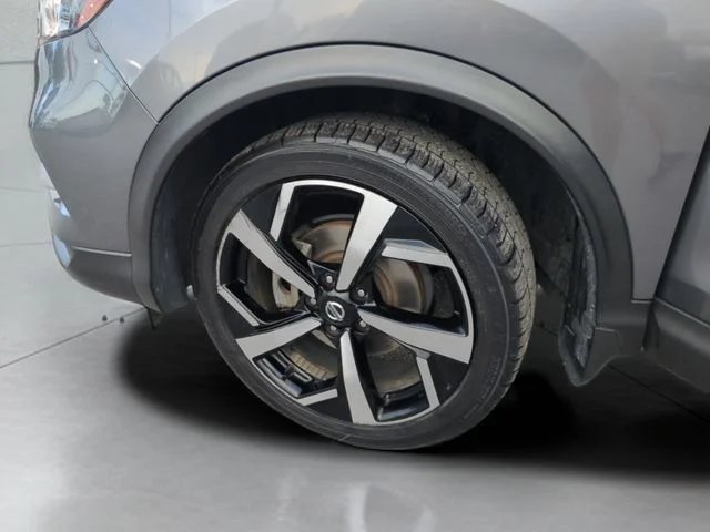 Used 2020 Gray Nissan SL image 35