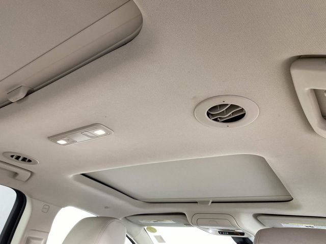 Used 2023 White GMC Denali image 17