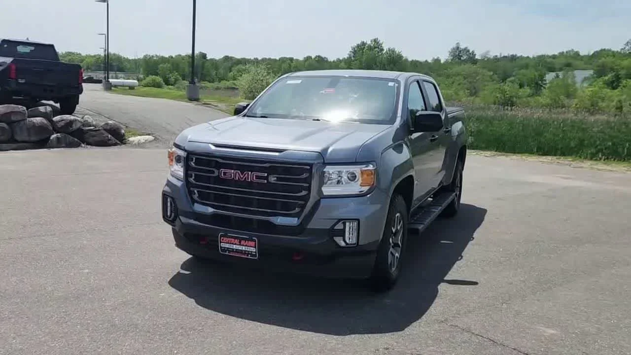 Used 2022 Satin Steel Metallic GMC AT4 - Cloth image 3