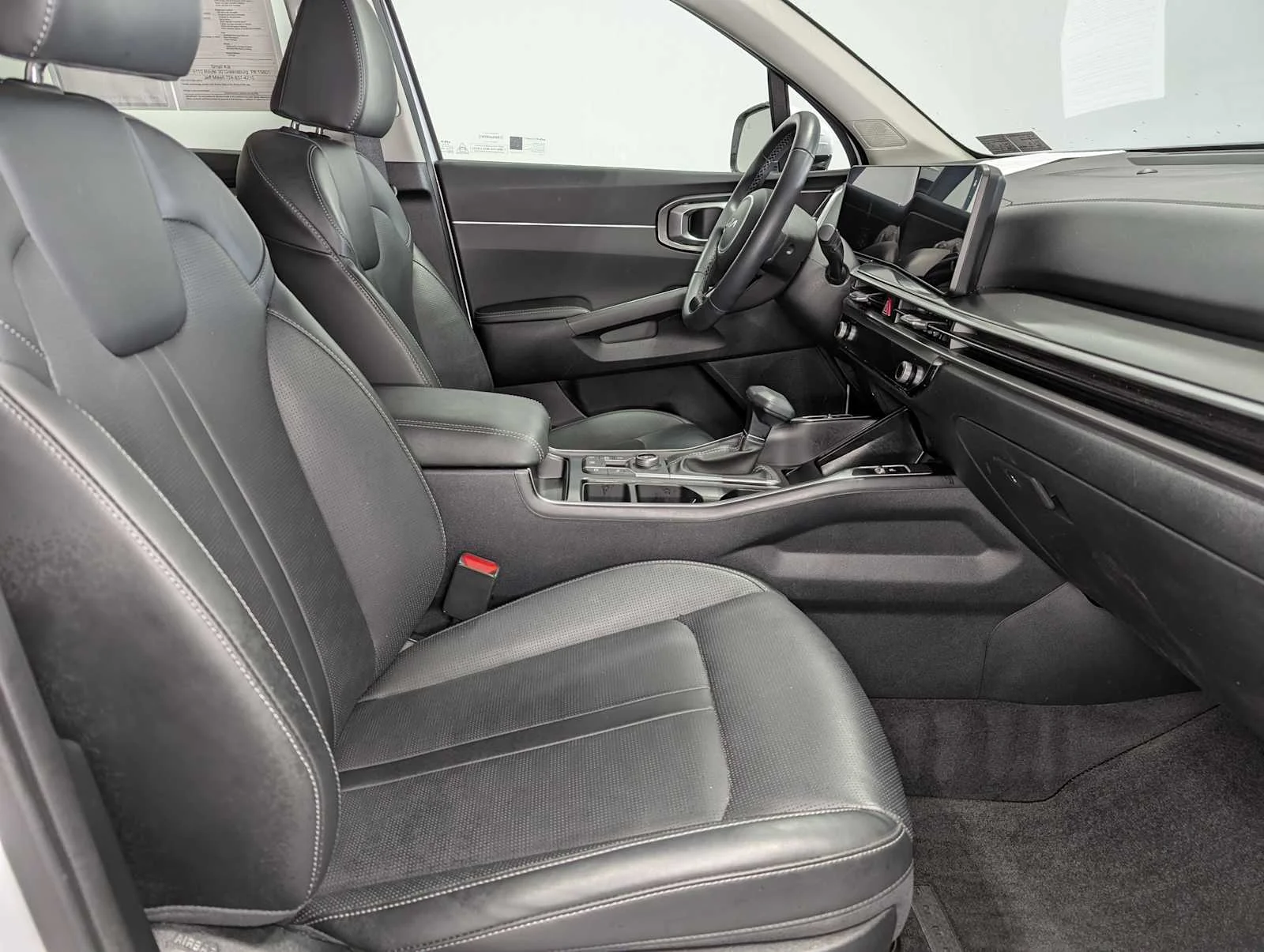 Used 2025 Glacial White Pearl Kia S image 45