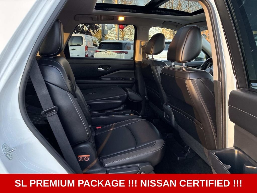 Used 2023 White Nissan SL image 11