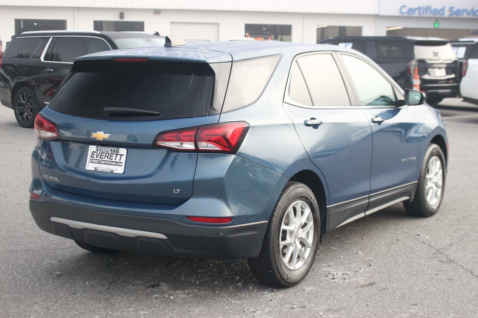 Used 2024 Lakeshore Blue Metallic Chevrolet LT image 7