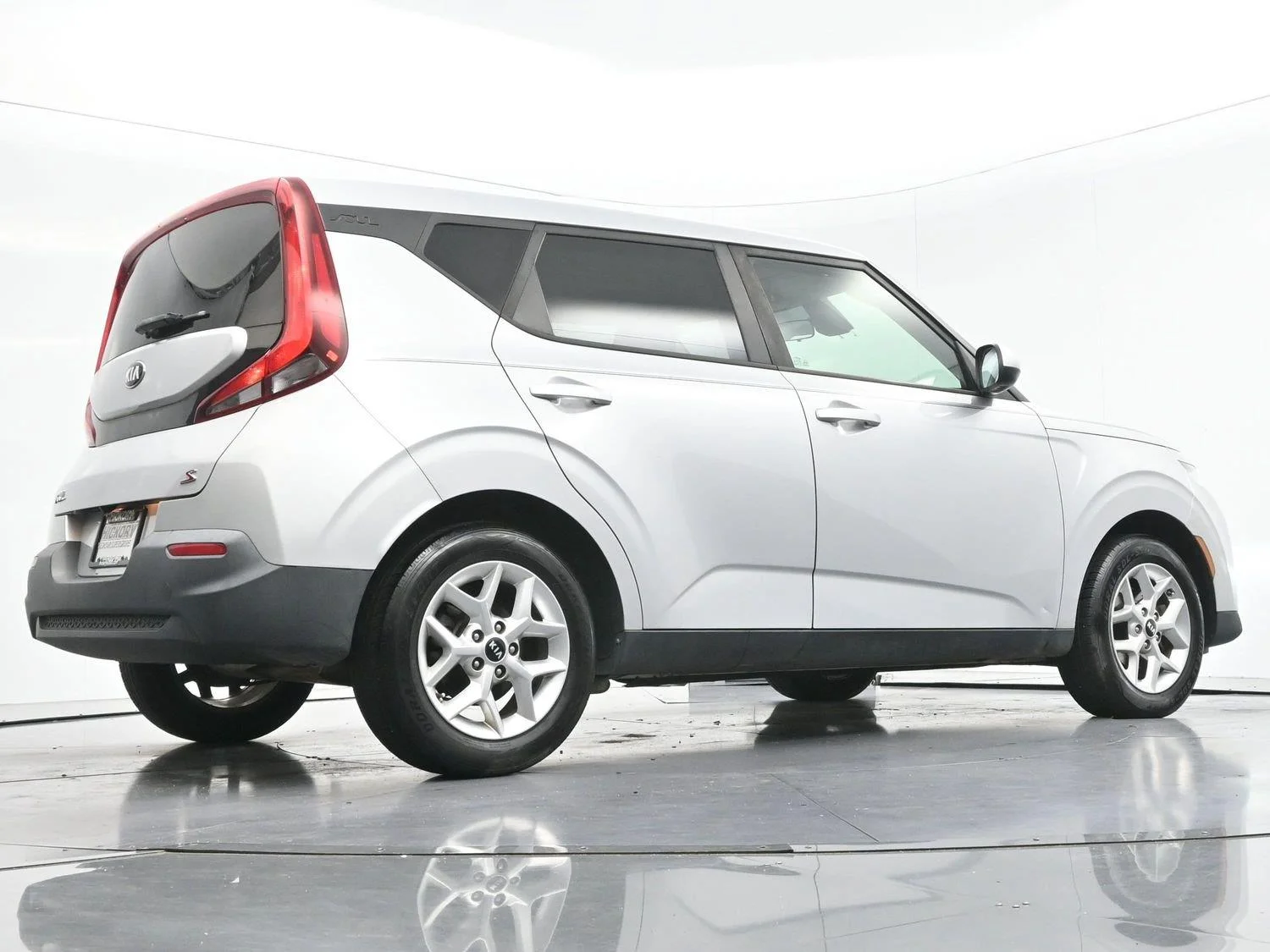 Used 2020 Sparkling Silver Kia S image 46