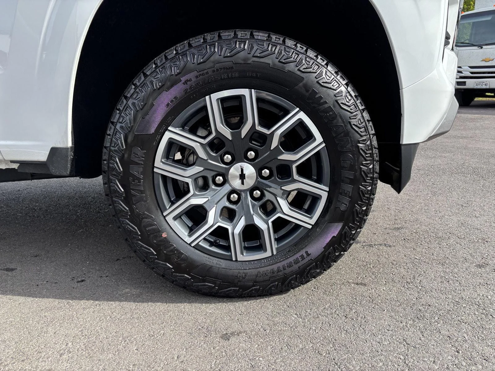 New 2026 Summit White Chevrolet Z71 image 17