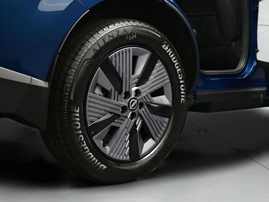 New 2026 Aurora Blue Pearl Metallic Nissan SL image 9
