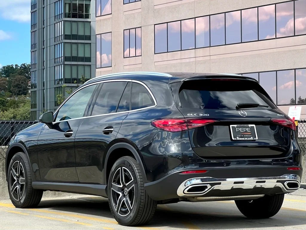 Certified Used 2026  Mercedes-Benz GLC 300 image 5