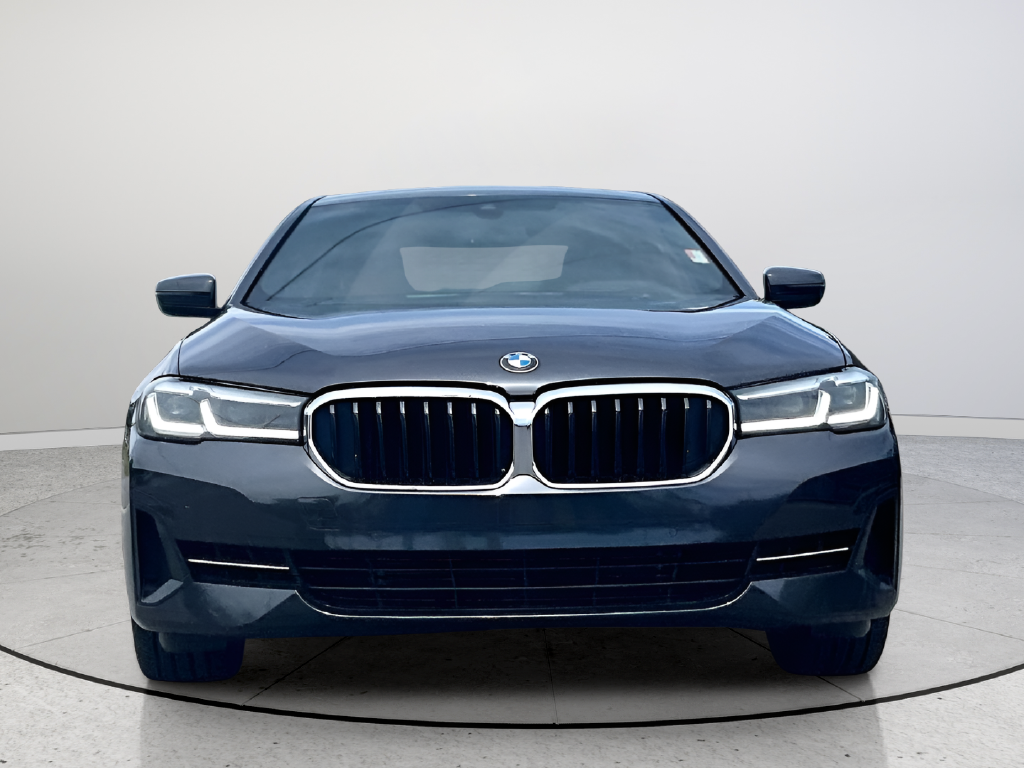 Used 2023 Gray BMW 540i image 2