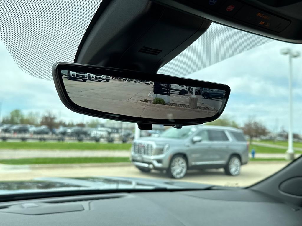 2021 GMC Yukon Denali - Photo 34