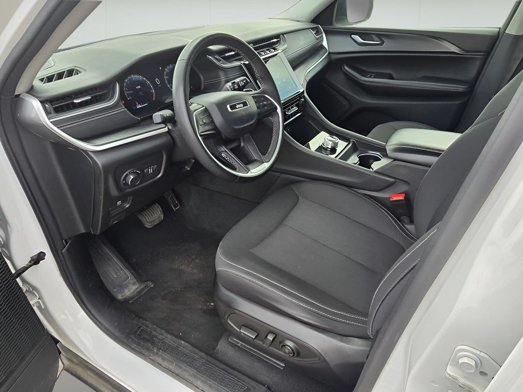 Used 2024 Bright White Clearcoat Jeep Laredo image 19