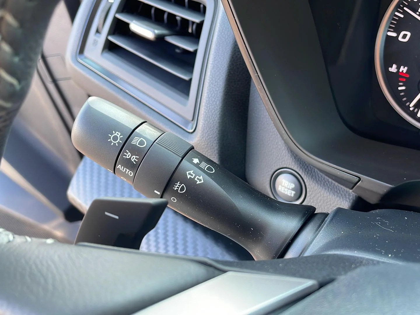 New 2026 Magnetite Gray Metallic Subaru Premium image 16