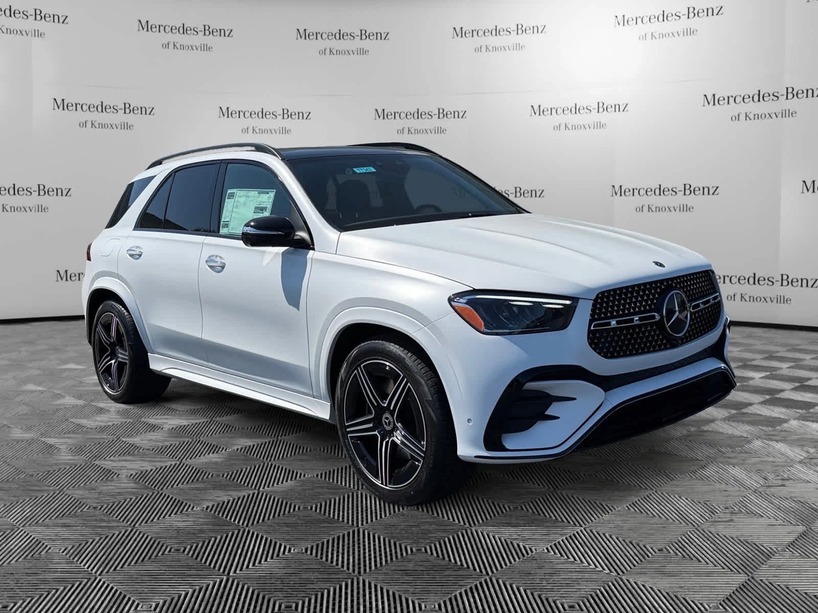 New 2026 MANUFAKTUR Moonlight White Magno Mercedes-Benz GLE 450 image 7