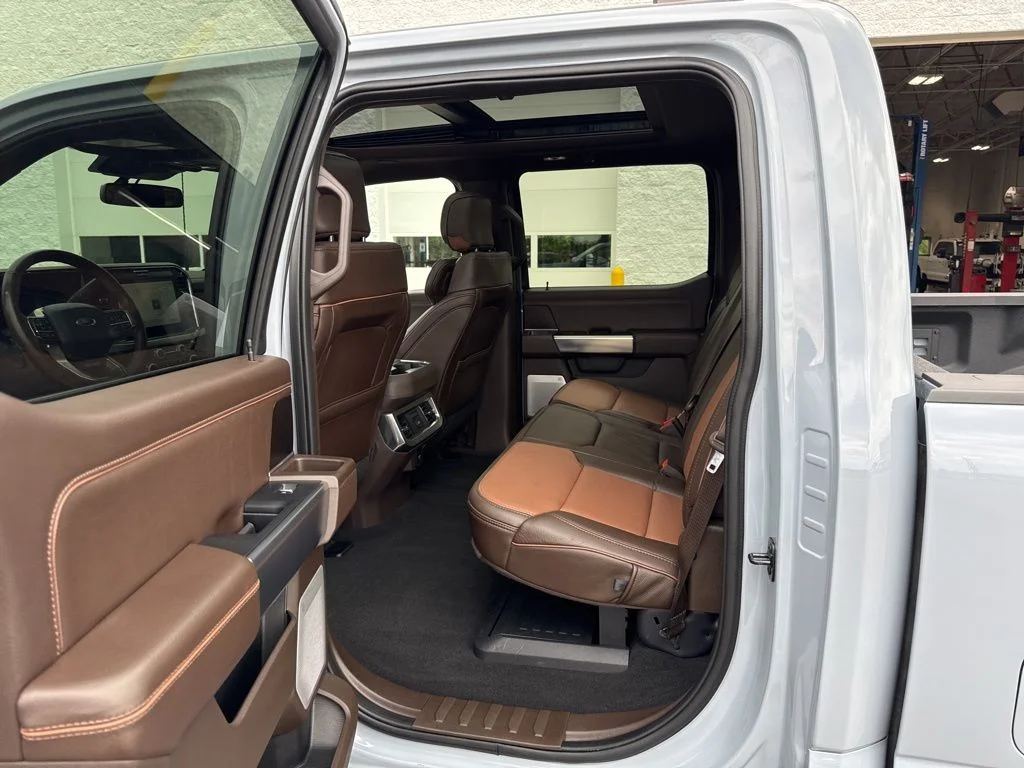 Used 2025 Glacier Gray Metallic TriCoat Ford King Ranch image 30