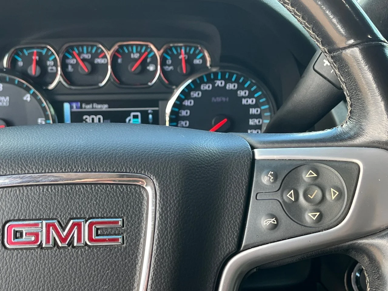 Used 2020 Onyx Black GMC SLT image 20