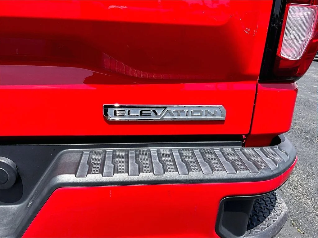 Used 2021 Red GMC Elevation image 8