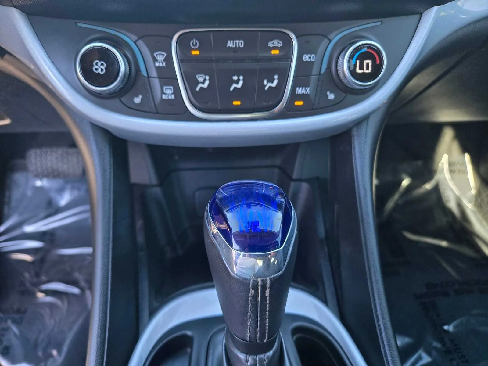 2019 Chevrolet Volt LT - Photo 16