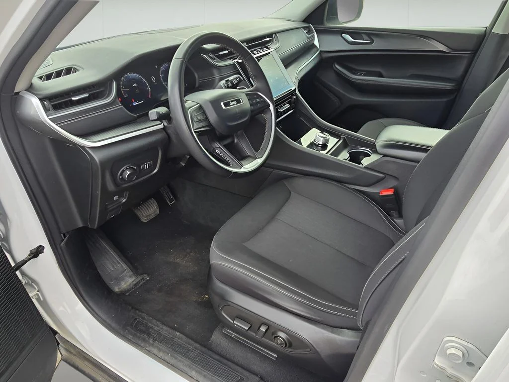 Used 2024 Bright White Clearcoat Jeep Laredo image 19
