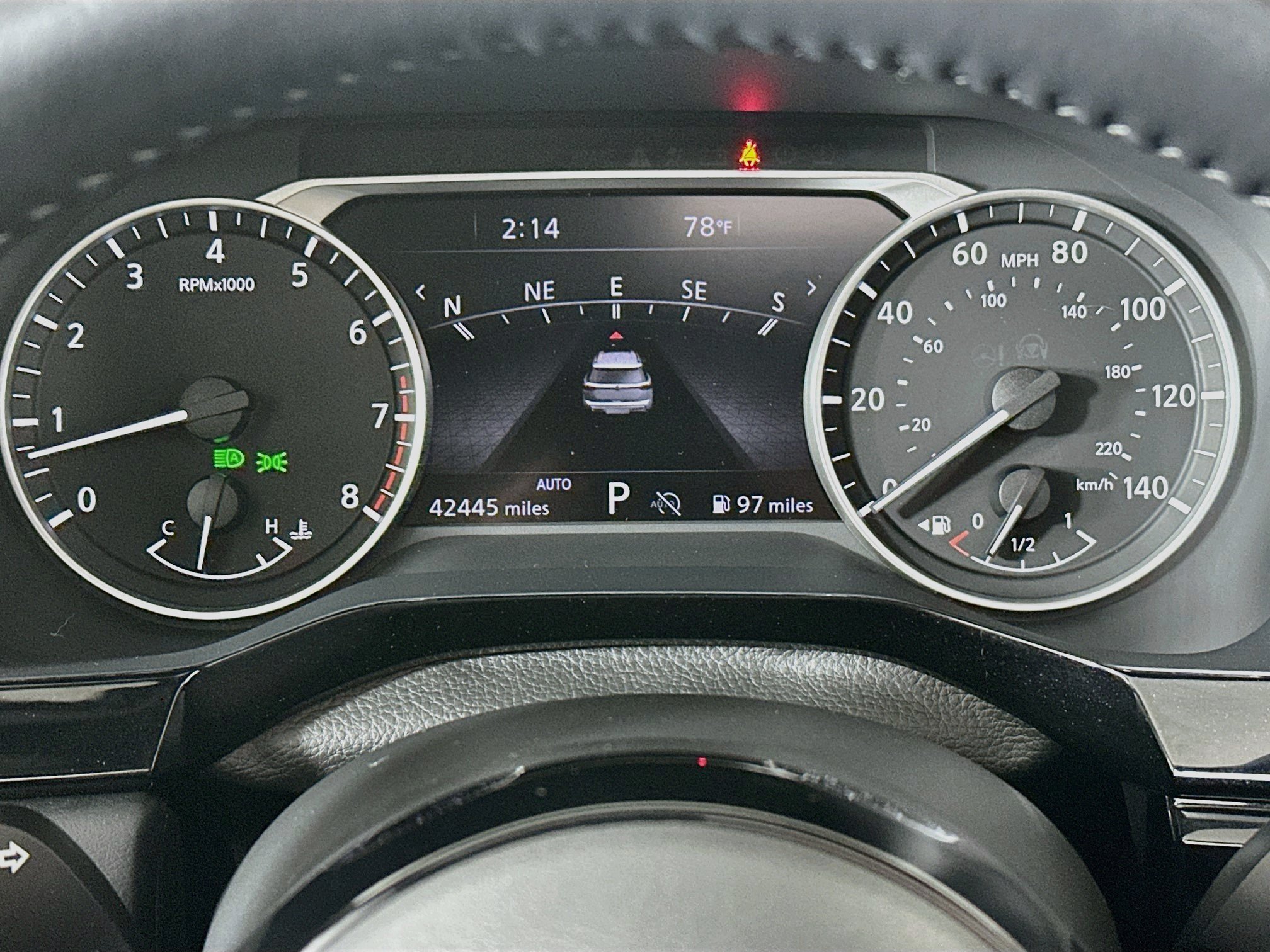 Used 2023 Pearl White Tricoat/Super Black Nissan SL image 13