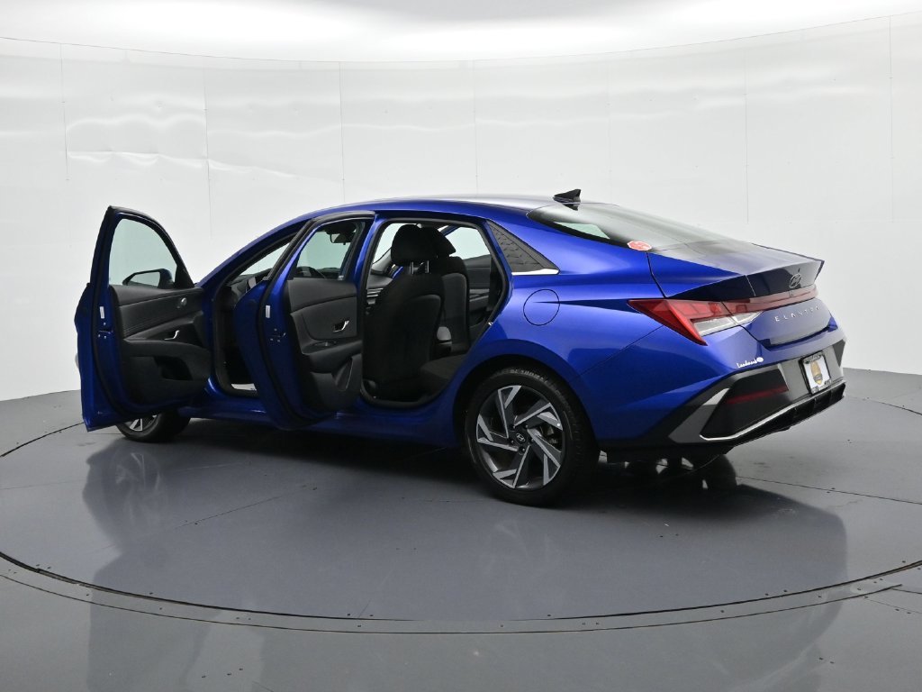 Used 2025 Blue Hyundai SEL Convenience image 25