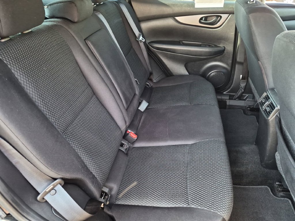 Used 2019 Black Nissan S image 32