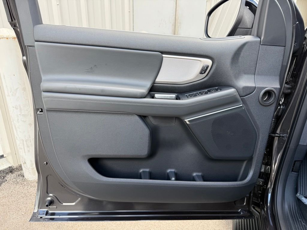 New 2027 Dark Matter Gray Metallic Ford Active image 9