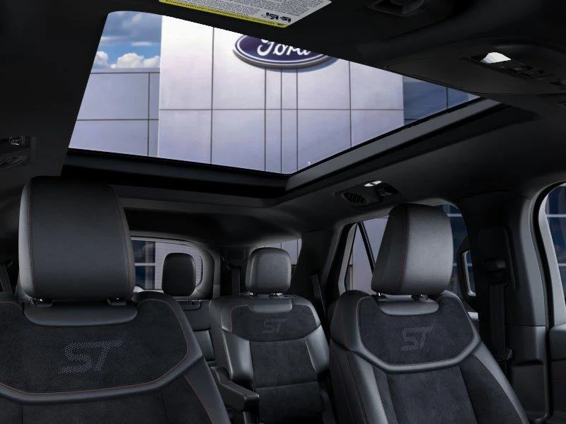 New 2027 Star White Metallic Tri-Coat Ford ST image 22