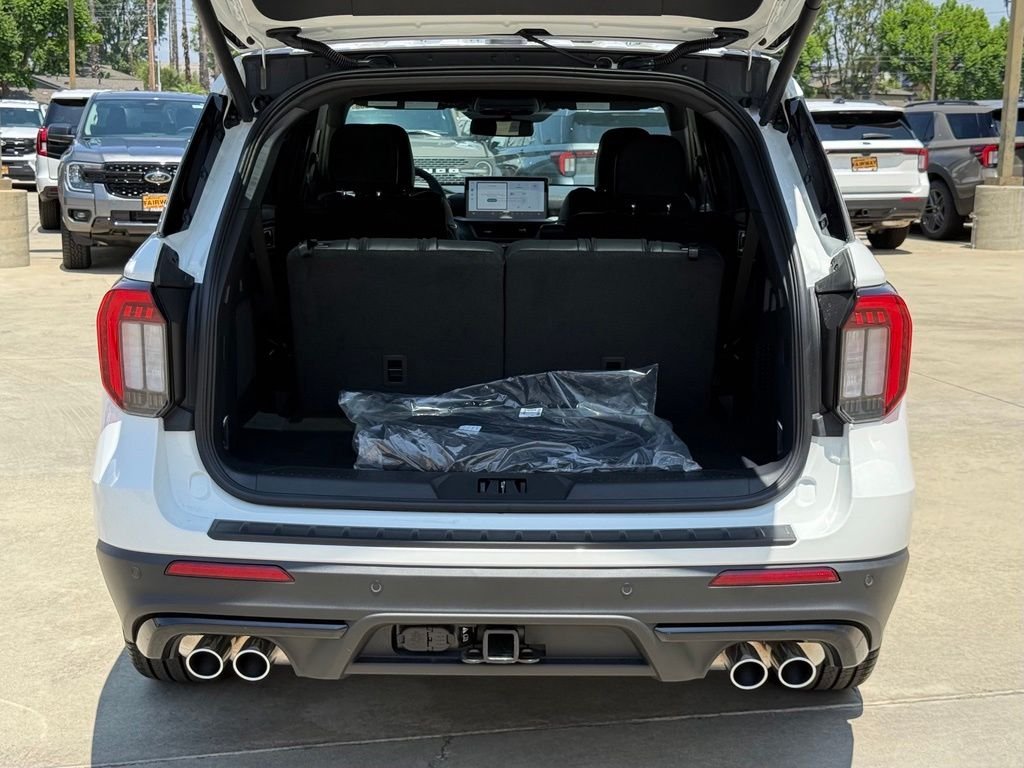 New 2026 Star White Metallic Tri-Coat Ford ST image 15
