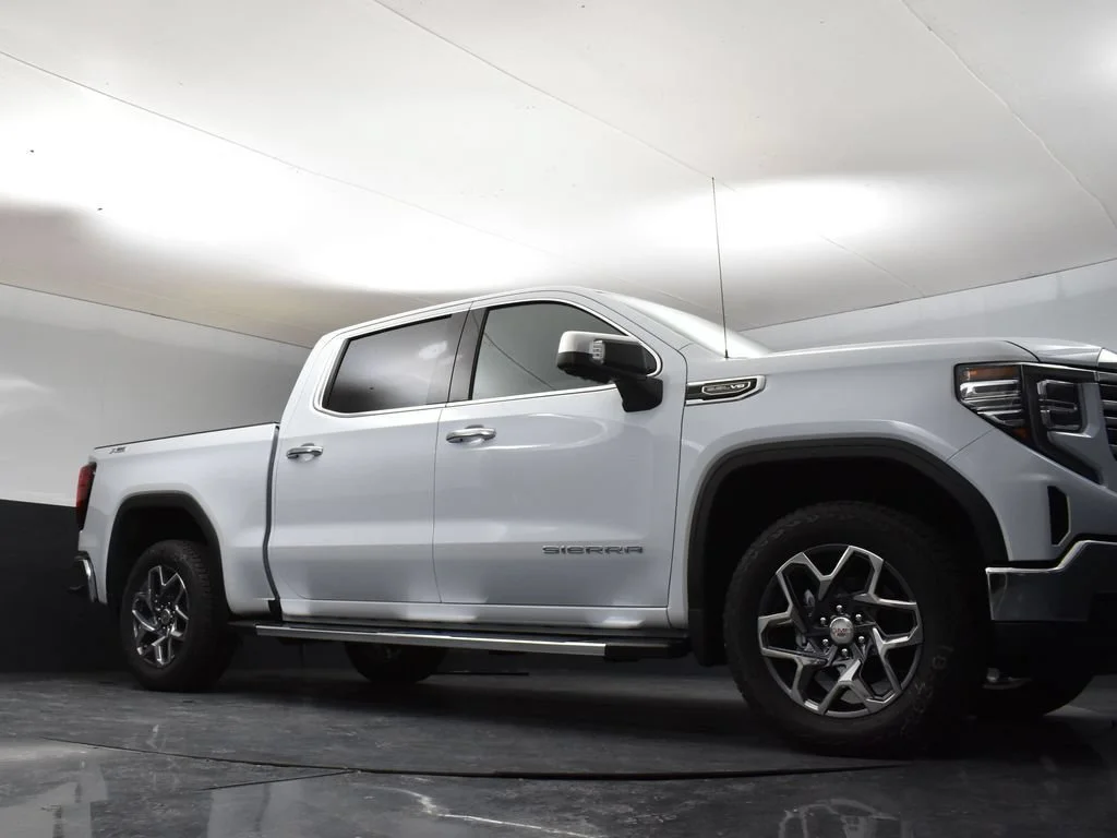 2026 GMC Sierra 1500 SLT - Photo 26