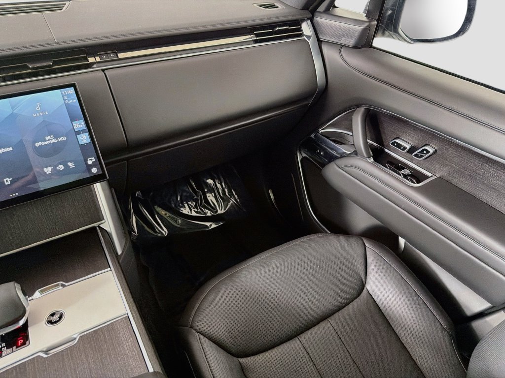 Certified Used 2025 Black Land Rover SE image 25
