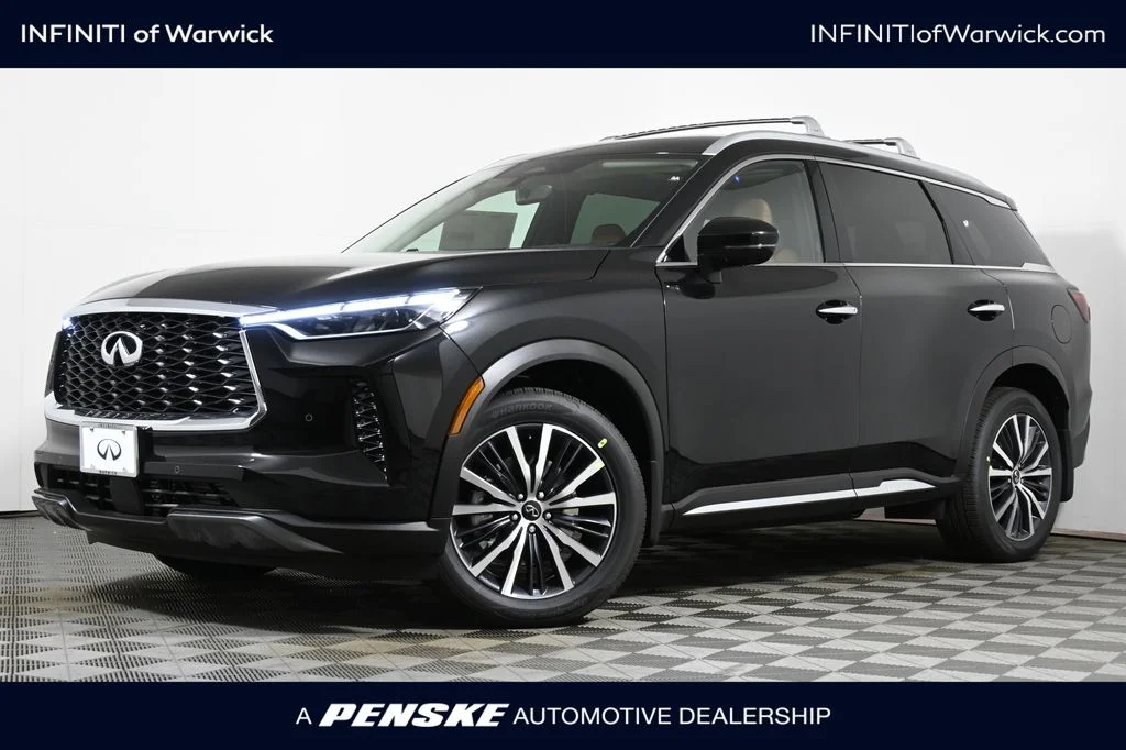 Used 2025 Black INFINITI Sensory image 1